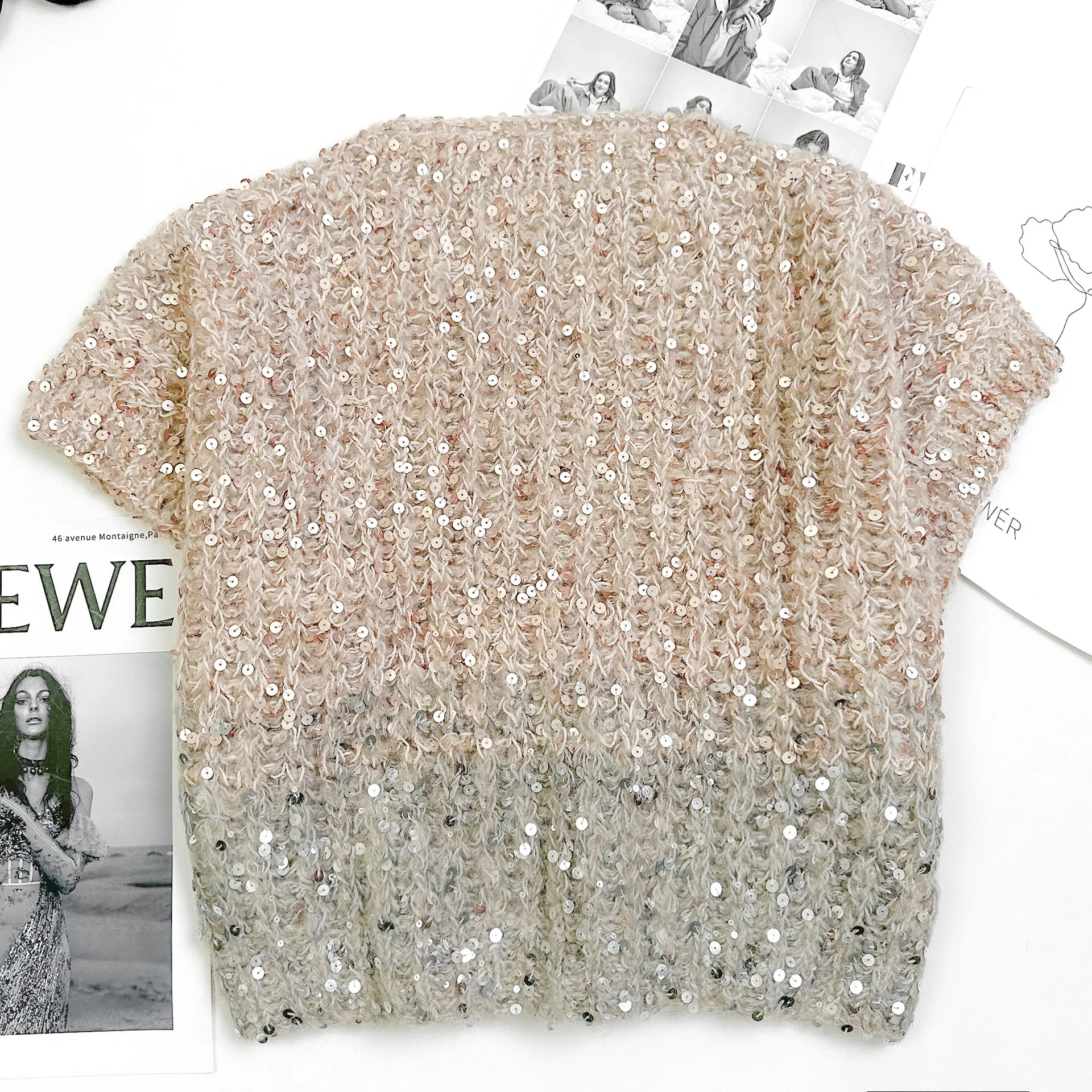 Women's Light Luxury Ladies Niche Design Fashion High Quality Round Neck Short Sleeve Knitted Sweater
Women's Light Luxury Ladies Niche Design Fashion High Quality Round Neck Short Sleeve Knitted Sweater
