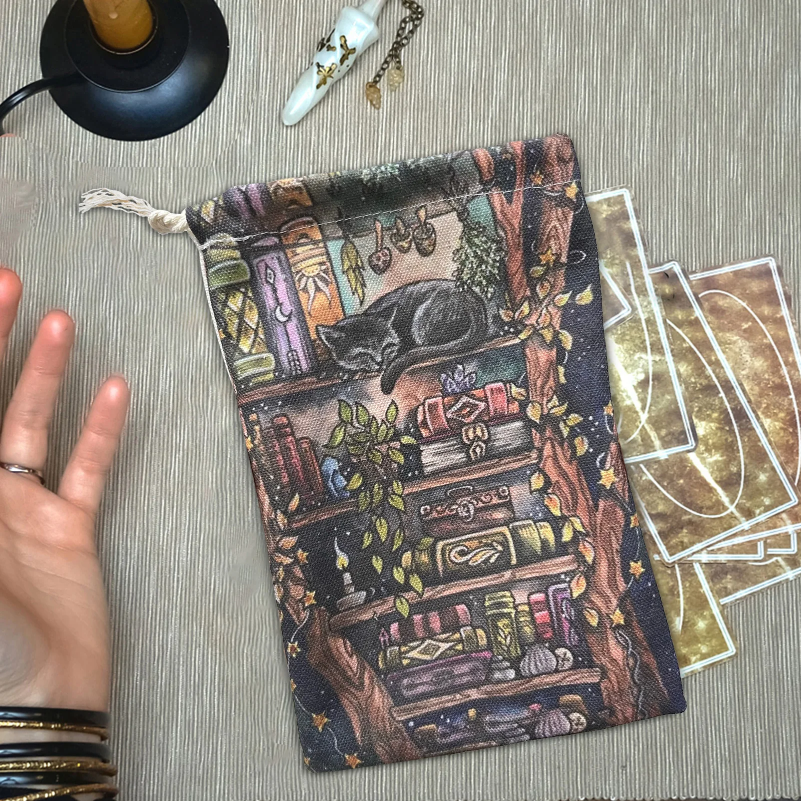 Velvet Moon Phase Tarot Card Bag Entertainment Table Games Tarots Oracle Cards Crystals Jewelry Storage Bag Birthday Party Gift
Velvet Moon Phase Tarot Card Bag Entertainment Table Games Tarots Oracle Cards Crystals Jewelry Storage Bag Birthday Party Gift