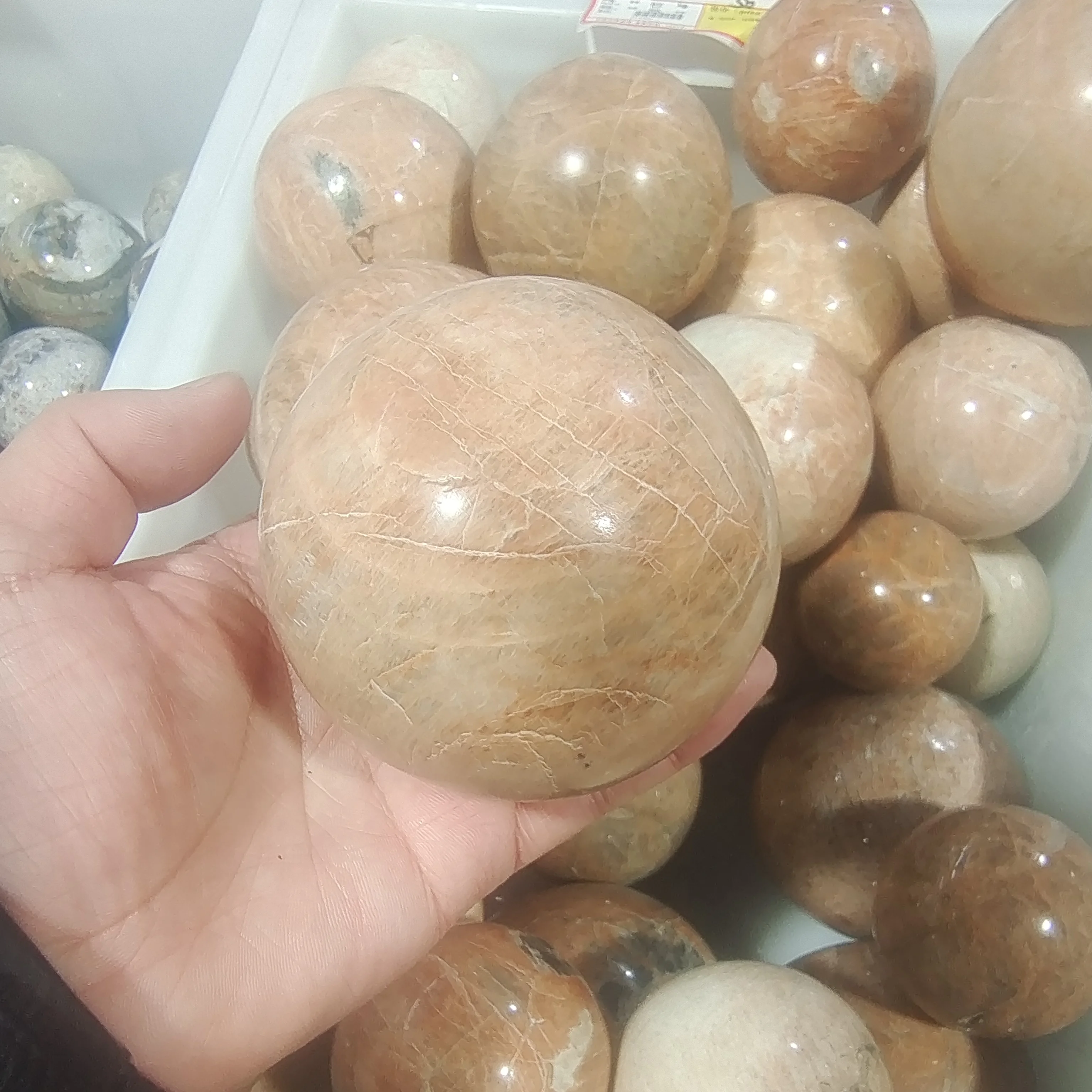 40-90mm 1pc Crystal sphere Natural orange moonstone quartz gemstone ball Reiki healing for Home Decoration Gift + wood bracket
40-90mm 1pc Crystal sphere Natural orange moonstone quartz gemstone ball Reiki healing for Home Decoration Gift + wood bracket