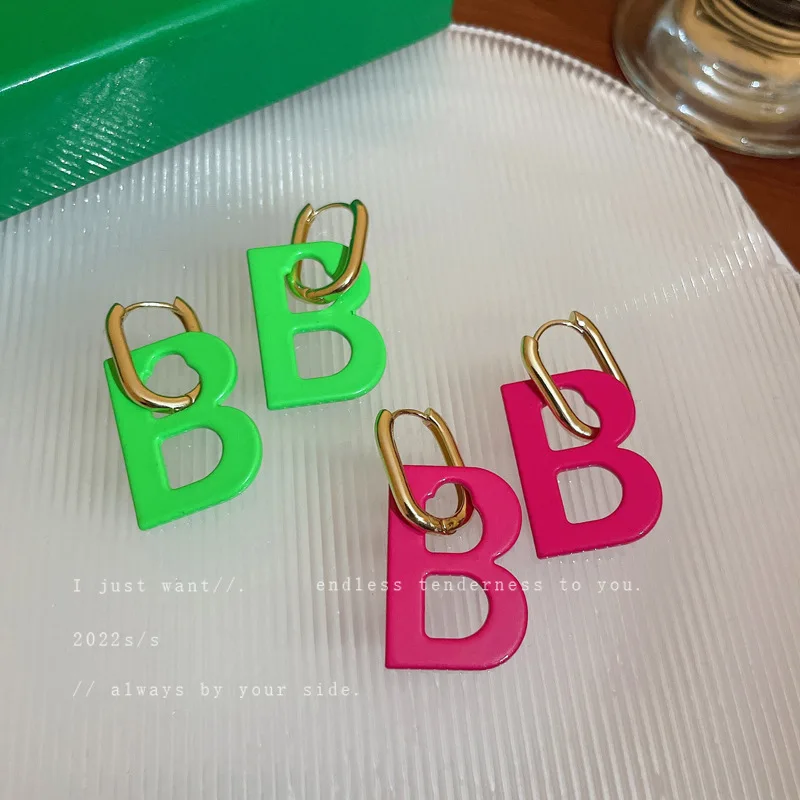 Fluorescent Geometric Letter Ear Buckle Small And Fresh Design Sweet Earrings Temperament Ins Style New
Fluorescent Geometric Letter Ear Buckle Small And Fresh Design Sweet Earrings Temperament Ins Style New