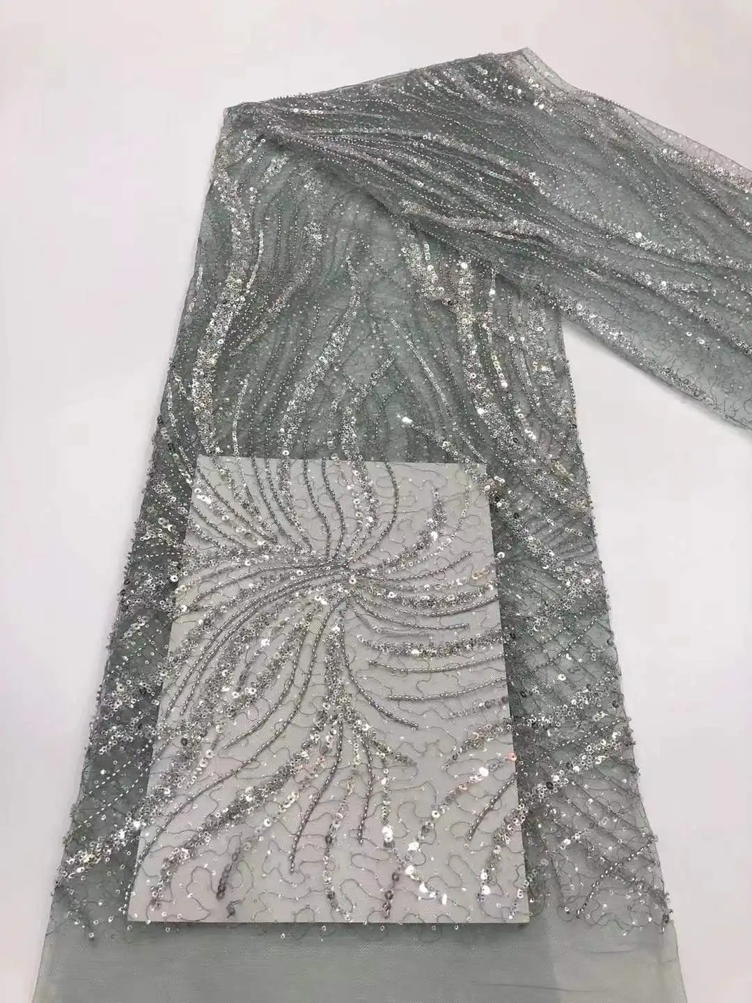 Wedding Luxury 5 Yards New French Bridal Couture Beads Grey Sequin Tulle Fabric For Sawing Dress/Party Occasion
Wedding Luxury 5 Yards New French Bridal Couture Beads Grey Sequin Tulle Fabric For Sawing Dress/Party Occasion