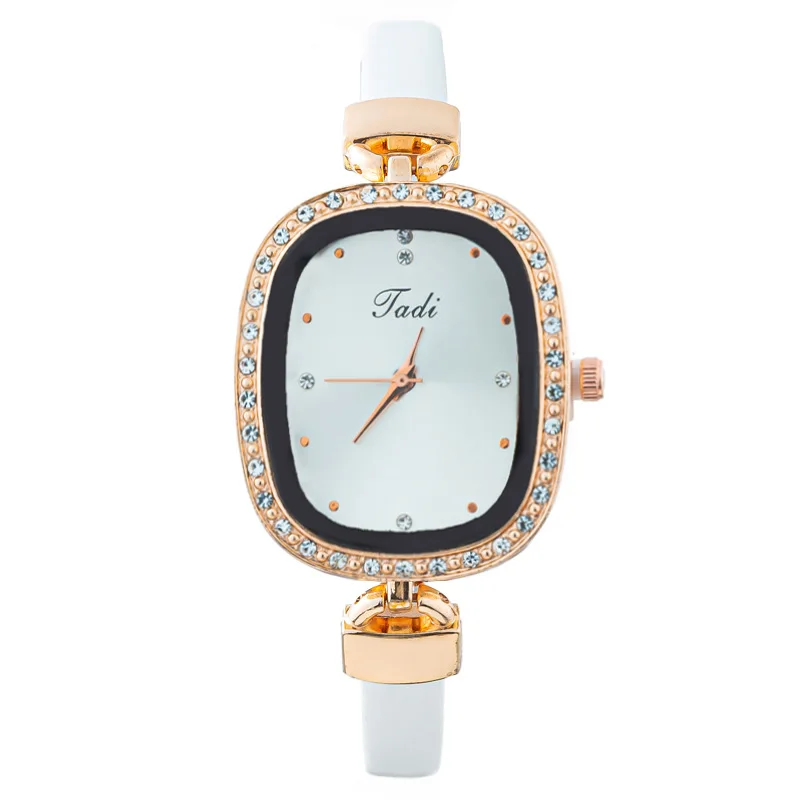 Retro Oval Quartz Rhinestone Dial Casual Wrist Watches Leather Strap Fashionable Clock Waterproof Wristwatch for Women 
Retro Oval Quartz Rhinestone Dial Casual Wrist Watches Leather Strap Fashionable Clock Waterproof Wristwatch for Women