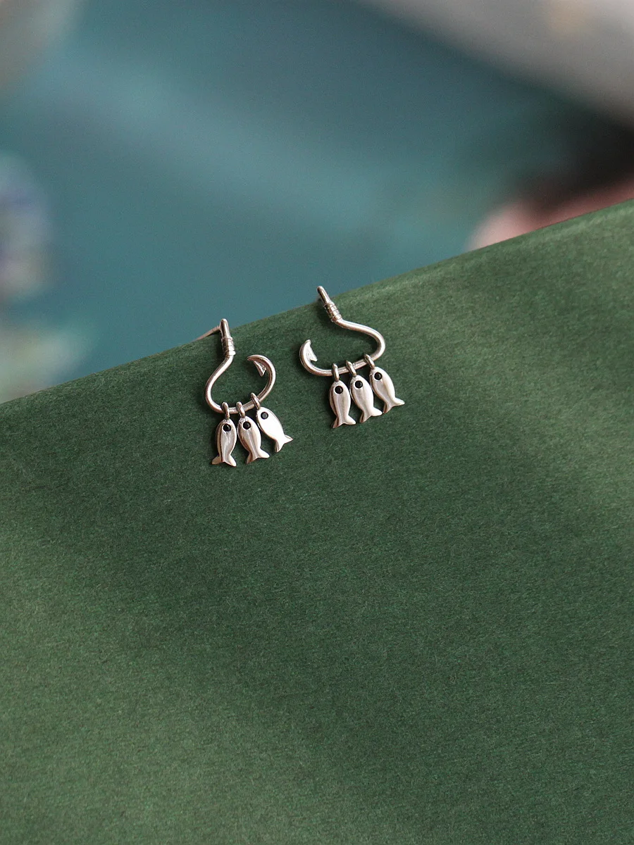 DEAR-LIFE New sterling silver earrings matching Korean fish hook small fish tassel earrings personalized gift fashion accessorie
DEAR-LIFE New sterling silver earrings matching Korean fish hook small fish tassel earrings personalized gift fashion accessorie