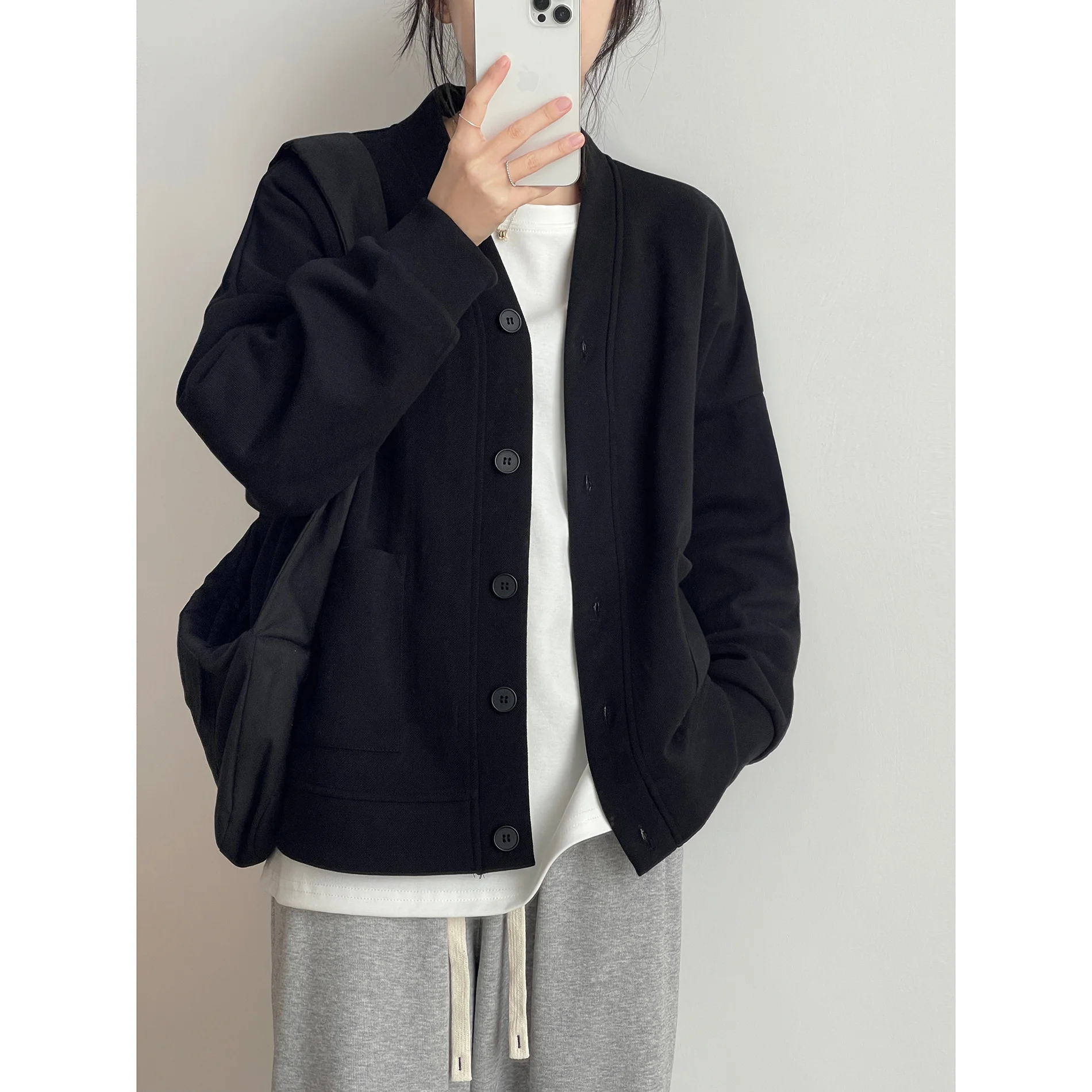 Simple Pocket Sweater Cardigan Women's 2022 Spring New Korean Version Pure Color Lazy Wind Versatile Loose Sweater Jacket
Simple Pocket Sweater Cardigan Women's 2022 Spring New Korean Version Pure Color Lazy Wind Versatile Loose Sweater Jacket