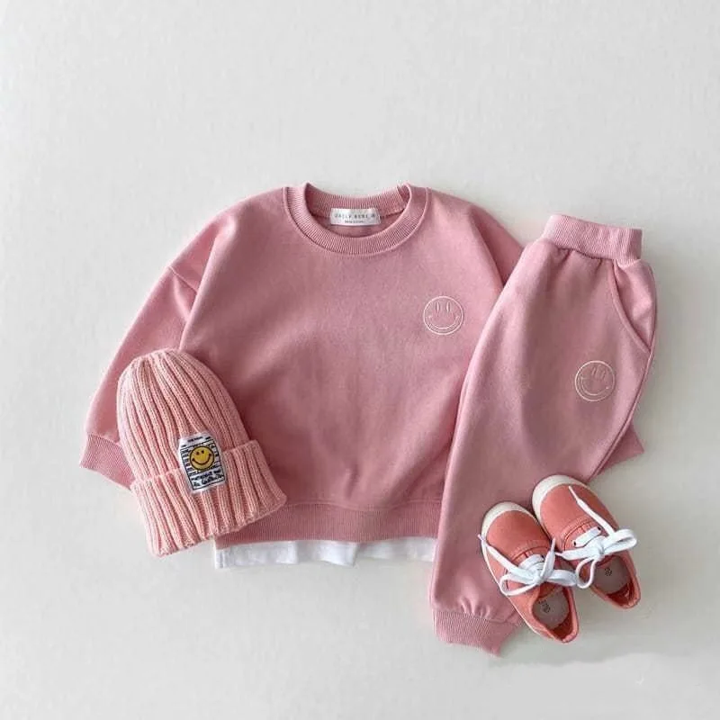 Baby Long Sleeve Outfits Cute Smiley Embroidered Sweatshirt And Pants 2pcs Suit For Toddler Kids Boys Girls Casual Clothes Sets
Baby Long Sleeve Outfits Cute Smiley Embroidered Sweatshirt And Pants 2pcs Suit For Toddler Kids Boys Girls Casual Clothes Sets