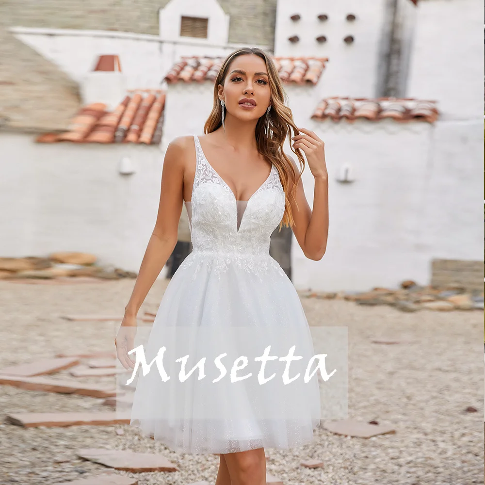 Classic Deep V-Neck Short Wedding Dress Lace Applique Sleeveless Sequin Bridal Gown Backless A-Line Mini Length Vestido De Novia
Classic Deep V-Neck Short Wedding Dress Lace Applique Sleeveless Sequin Bridal Gown Backless A-Line Mini Length Vestido De Novia