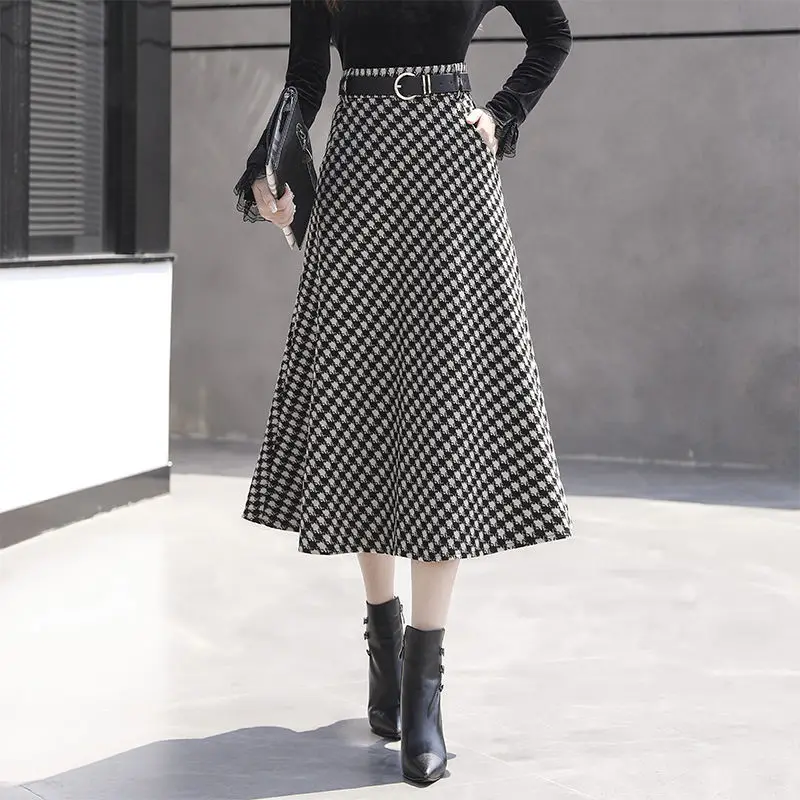Woman Fashion 2023 New Autumn Winter Korean Fashion Elegant Womans Skirt Lady Casual Warm Plaid Women's A-line Skirts W108
Woman Fashion 2023 New Autumn Winter Korean Fashion Elegant Womans Skirt Lady Casual Warm Plaid Women's A-line Skirts W108