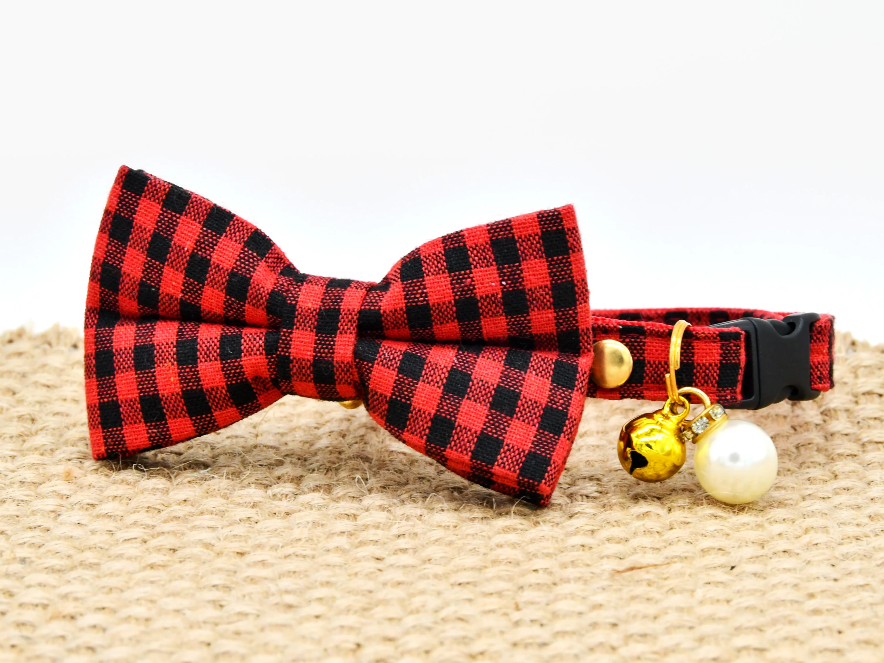 Red & Black Buffalo Cat Collar Bow Set, Christmas Cat Gift, Safety Breakaway Red Pliad Cat Collar Bowtie, Kitten Collar
Red & Black Buffalo Cat Collar Bow Set, Christmas Cat Gift, Safety Breakaway Red Pliad Cat Collar Bowtie, Kitten Collar