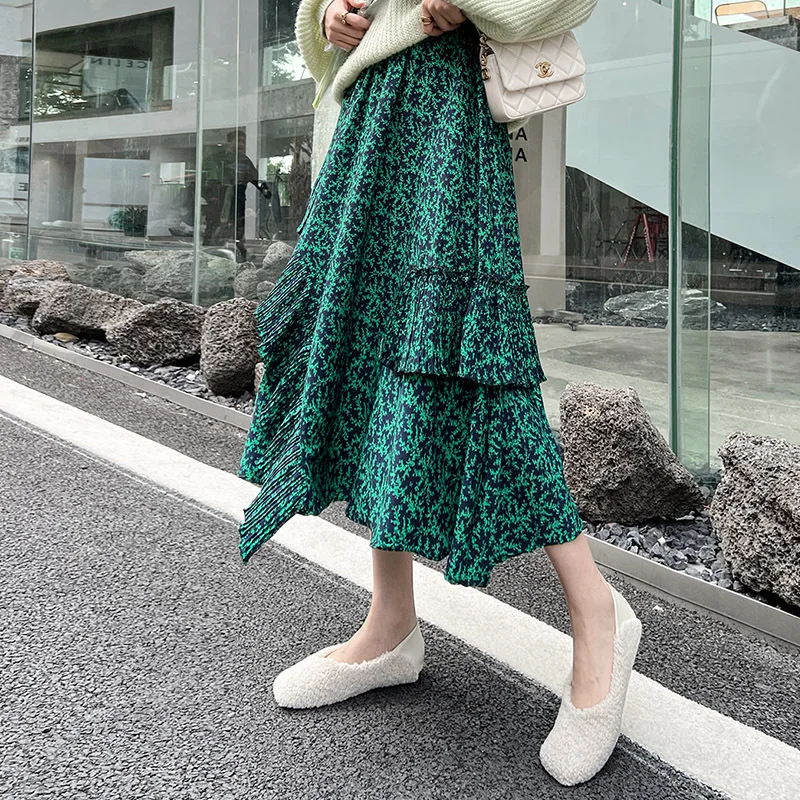 Pastoral Fresh Floral Skirt Women's Spring New Irregular Ruffled Long Slim Skirt With Big Pendulum.
Pastoral Fresh Floral Skirt Women's Spring New Irregular Ruffled Long Slim Skirt With Big Pendulum.