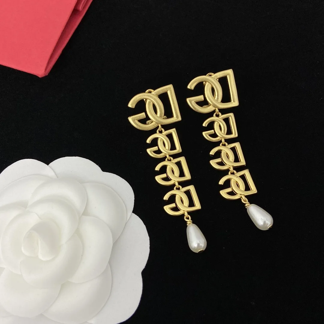 Classic Luxury Women's Jewelry Letter Earrings A Variety Of Styles To Choose From Party Anniversary Gift Preferred Free Shipping
Classic Luxury Women's Jewelry Letter Earrings A Variety Of Styles To Choose From Party Anniversary Gift Preferred Free Shipping