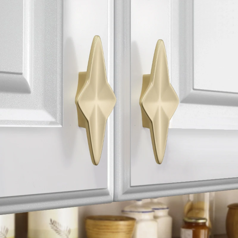 Light Luxury Cabinet Door Handle Golden Modern Wardrobe Drawer Handle Bathroom Cabinet Door Handle Furniture Hardware
Light Luxury Cabinet Door Handle Golden Modern Wardrobe Drawer Handle Bathroom Cabinet Door Handle Furniture Hardware