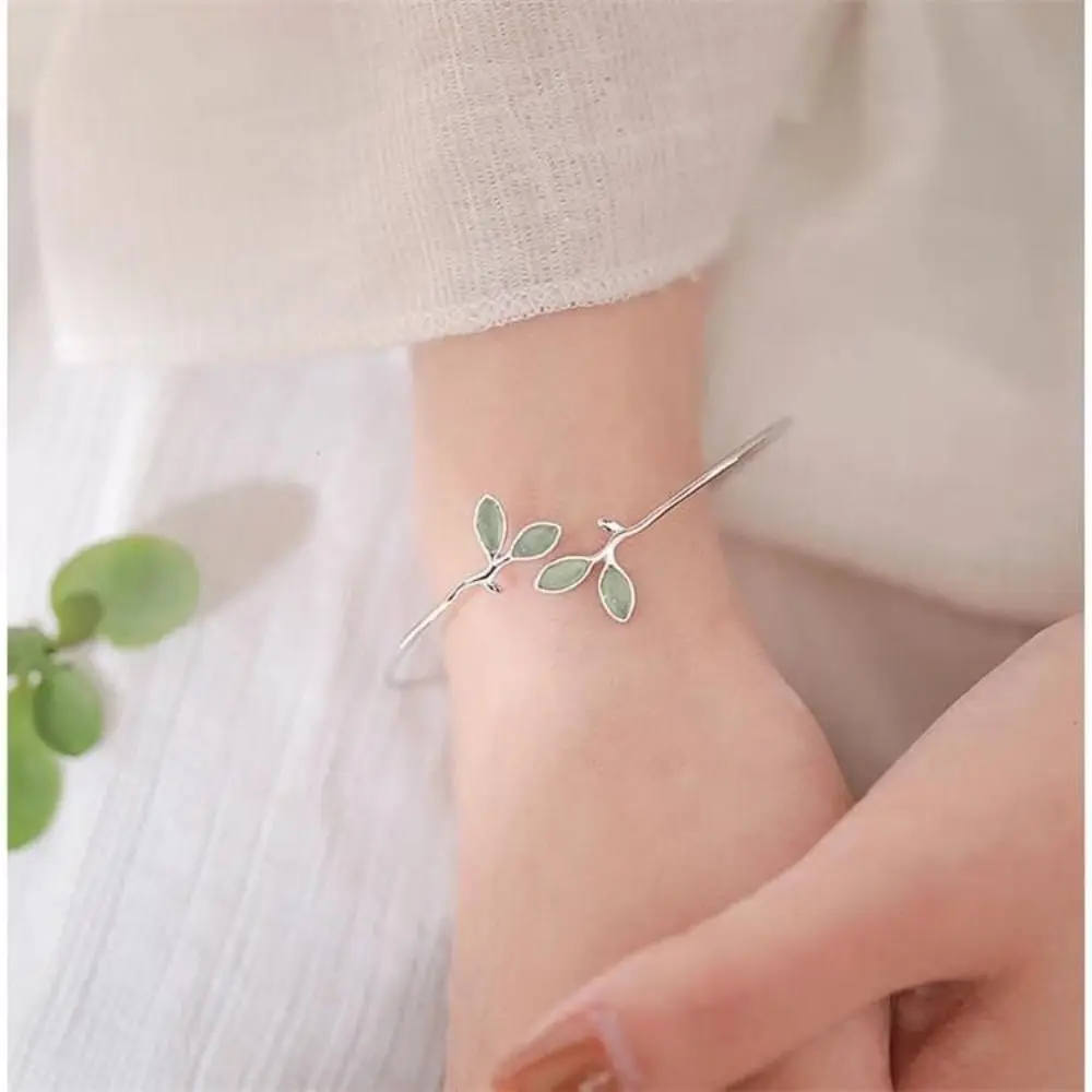 Leaf Cuff Doudou Knot Bracelet Geometric Open Bangle Cuff Bracelet Girl Hand Ring Tiny Pulseira Jewelry Gifts for Women
Leaf Cuff Doudou Knot Bracelet Geometric Open Bangle Cuff Bracelet Girl Hand Ring Tiny Pulseira Jewelry Gifts for Women