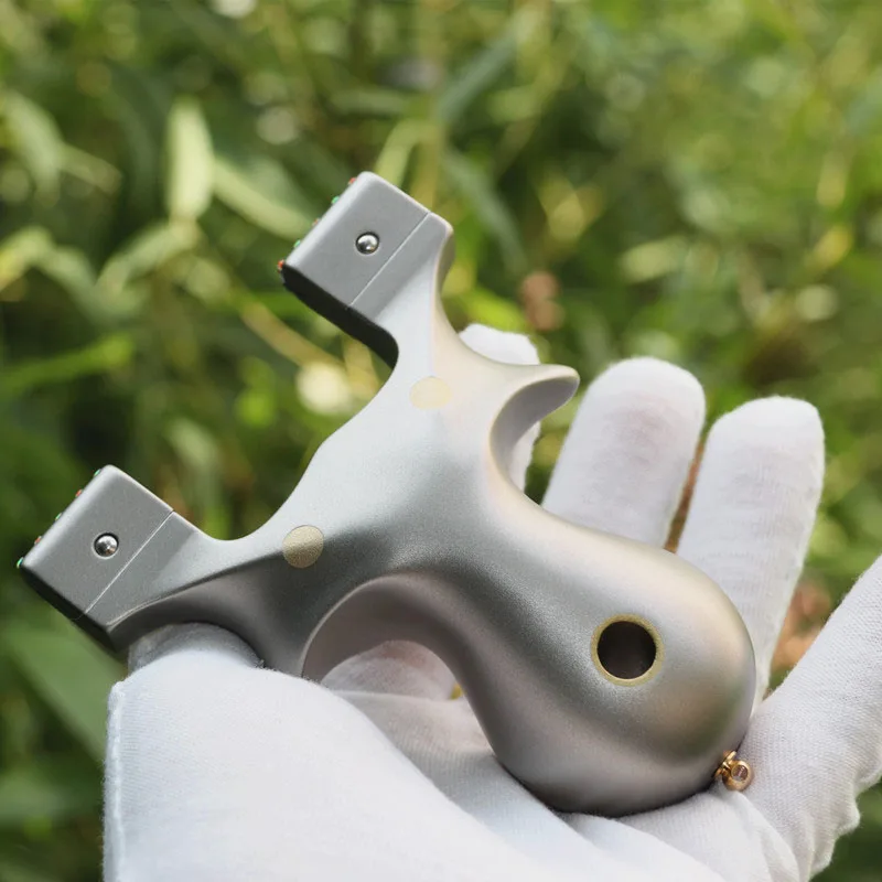 Powerful Titanium Alloy New Flat Leather Slingshot Recurve High-precision Flying Tiger Slingshot Catapult Outdoor Athletic Toys
Powerful Titanium Alloy New Flat Leather Slingshot Recurve High-precision Flying Tiger Slingshot Catapult Outdoor Athletic Toys