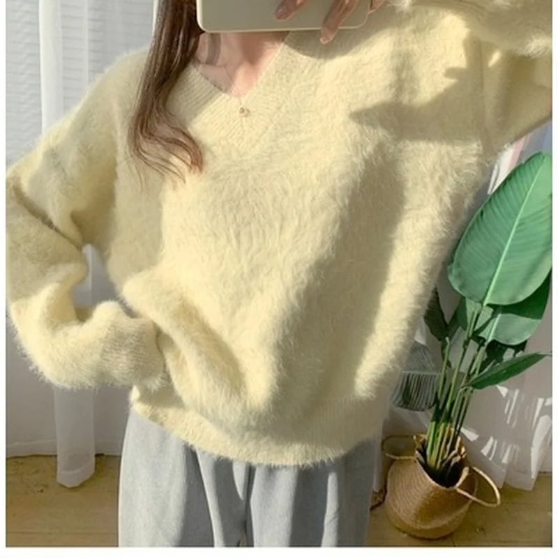 2021 Mink Cashmere Crop Sweater Elegant Fall Women Sweater V Neck Lake Blue Knit Pullover Female Warm Long Sleeve Jumper Winter 
2021 Mink Cashmere Crop Sweater Elegant Fall Women Sweater V Neck Lake Blue Knit Pullover Female Warm Long Sleeve Jumper Winter