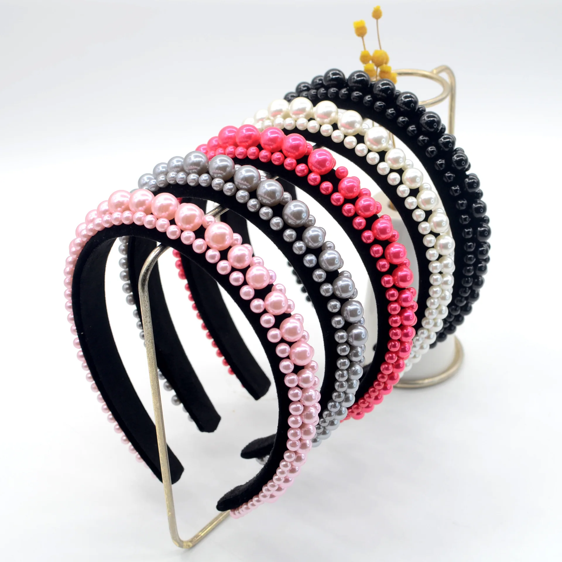 The new fashion creative hair hoop pleuche cloth art pearl girl face skin care children broken hair hair hoop female head band
The new fashion creative hair hoop pleuche cloth art pearl girl face skin care children broken hair hair hoop female head band