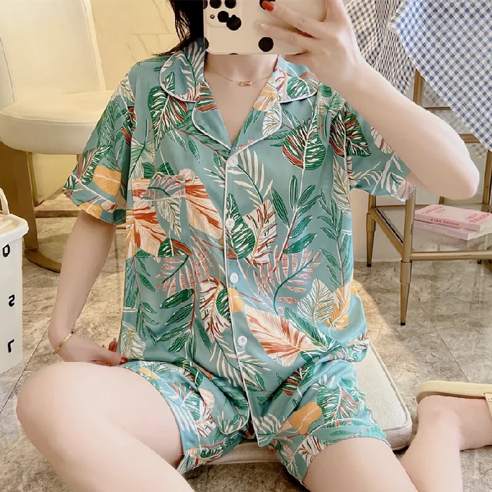 2022 Summer New Pajamas Women's Flowers Leaves Double Short Lapel Cardigan Korean Super Hot Short Sleeve Shorts Suit Home Wear
2022 Summer New Pajamas Women's Flowers Leaves Double Short Lapel Cardigan Korean Super Hot Short Sleeve Shorts Suit Home Wear
