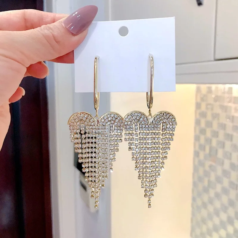 Fashion Exaggerated Rhinestone Long Tassel Earrings 925 Silver Needle Atmospheric Live Broadcast Cross-Border Temperamen Earring
Fashion Exaggerated Rhinestone Long Tassel Earrings 925 Silver Needle Atmospheric Live Broadcast Cross-Border Temperamen Earring