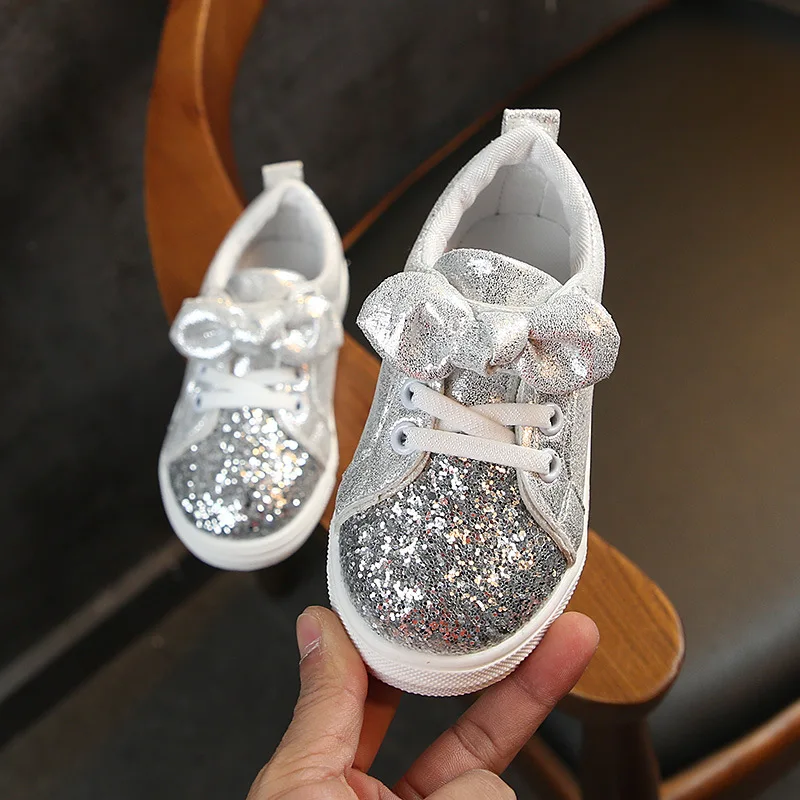 Nice Baby Kids Shoes Girls Sneakers Glitter 2022 Toddler Girl Sneakers Soft Bottom with Crystal Kid Shoes Children Girls Bling
Nice Baby Kids Shoes Girls Sneakers Glitter 2022 Toddler Girl Sneakers Soft Bottom with Crystal Kid Shoes Children Girls Bling