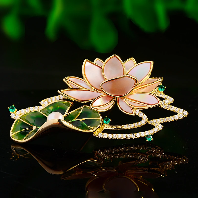 

National Wind High-grade Lotus Brooches for Women Elegant Natural Shell Freshwater Pearl Lily Brooch Temperament Dress Pin Gift