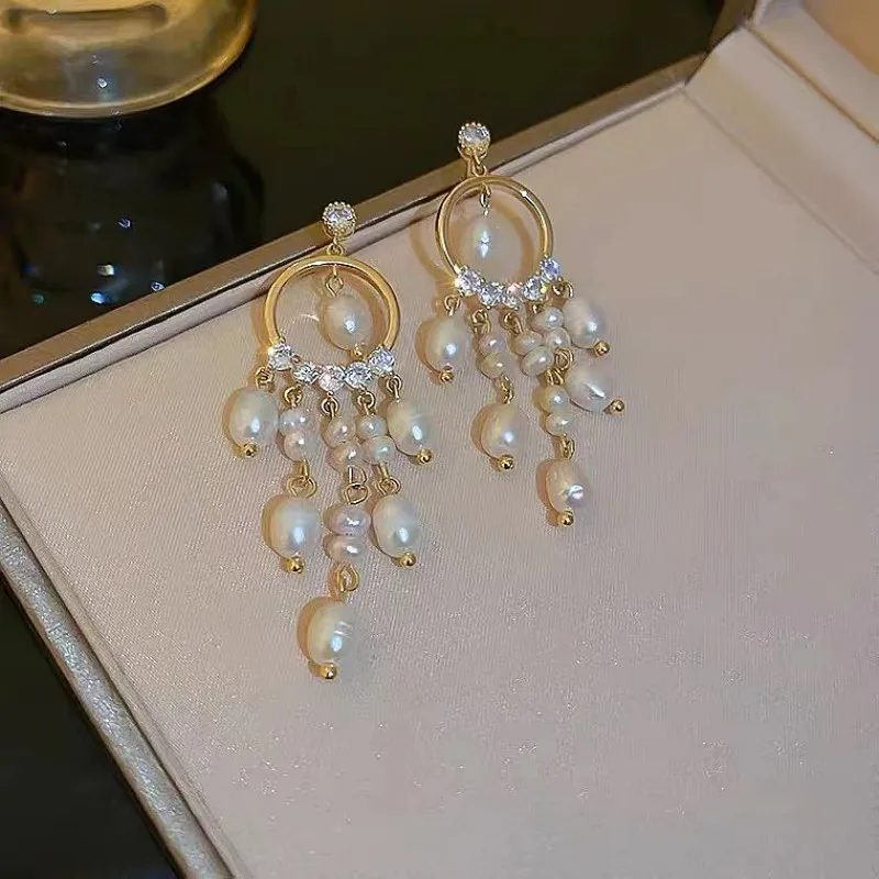 New Fashion Korean Shiny Rhinestone Drop Earring for Women Elegant Imitation Pearl Tassel Earring Wedding Party Jewelry Gift 
New Fashion Korean Shiny Rhinestone Drop Earring for Women Elegant Imitation Pearl Tassel Earring Wedding Party Jewelry Gift