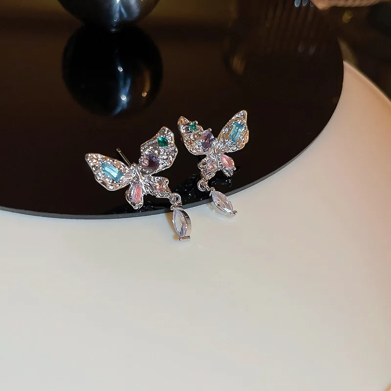 Minar Luxury Shiny Multicolor CZ Zircon Rhinestone Butterfly Drop Earrings for Women Metallic Pleated Wings Pendant Earring Gift
Minar Luxury Shiny Multicolor CZ Zircon Rhinestone Butterfly Drop Earrings for Women Metallic Pleated Wings Pendant Earring Gift