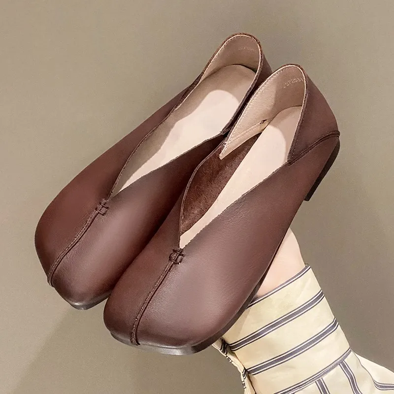 Retro Ethnic Mom Shoes for Women 2023 Spring Soft Women Flat Shoes Square Head Leisure Shoes Shallow Mouth Single Shoes Female
Retro Ethnic Mom Shoes for Women 2023 Spring Soft Women Flat Shoes Square Head Leisure Shoes Shallow Mouth Single Shoes Female