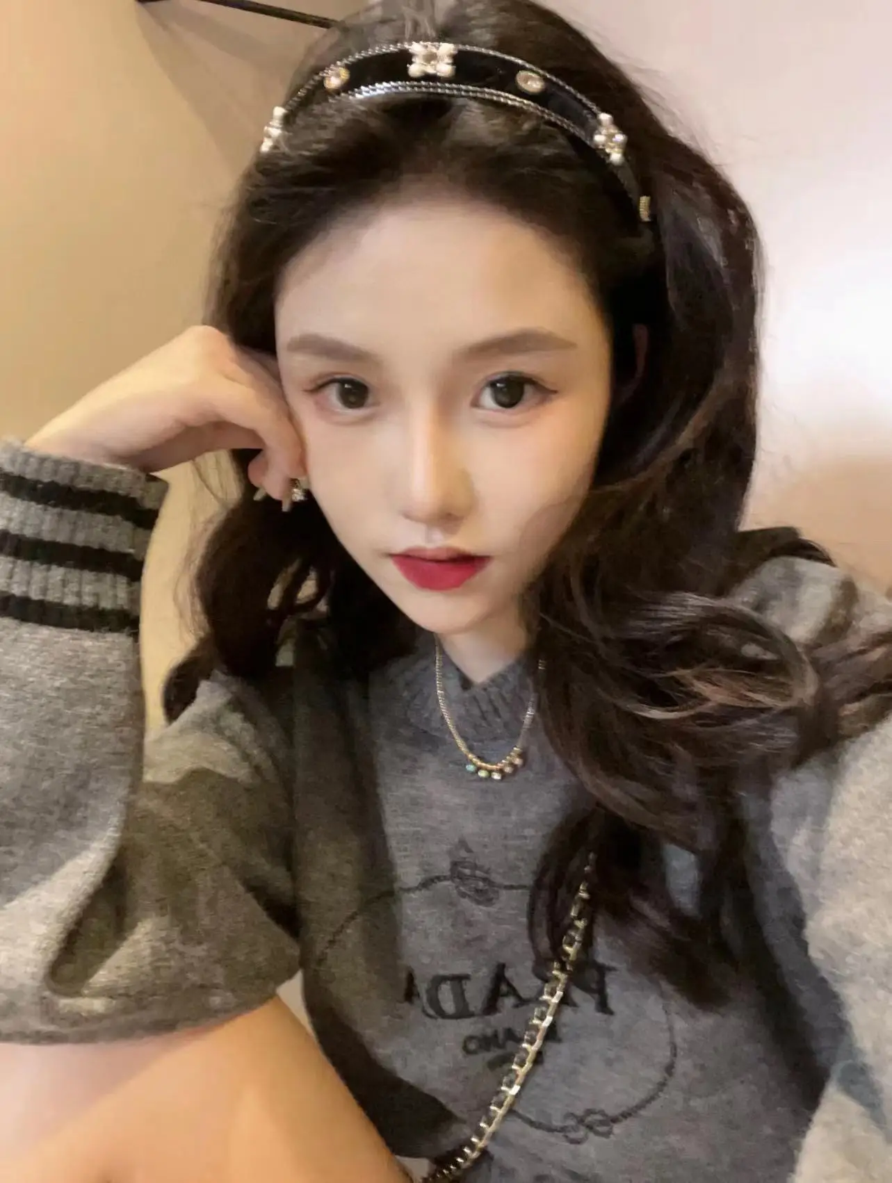 2023 Fall/Winter P Home Paris Home New Vintage Letter Print Knitted Sweater Women's Premium Temperament Slim Top
2023 Fall/Winter P Home Paris Home New Vintage Letter Print Knitted Sweater Women's Premium Temperament Slim Top