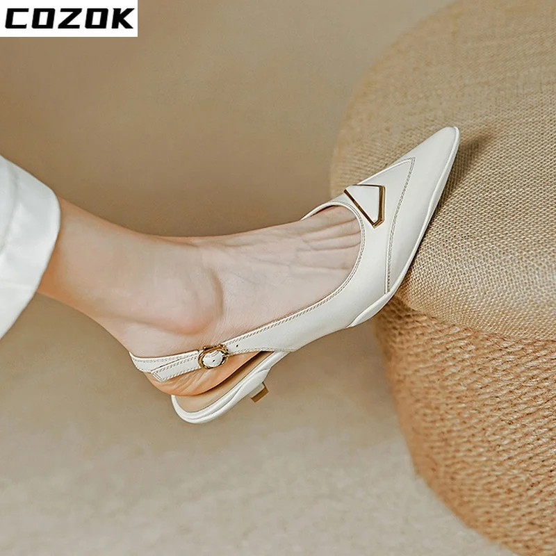 2022 summer women sandals natural leather22-24.5cm cowhide upper Sexy pointed toe Metal buckle decoration back empty shoe
2022 summer women sandals natural leather22-24.5cm cowhide upper Sexy pointed toe Metal buckle decoration back empty shoe