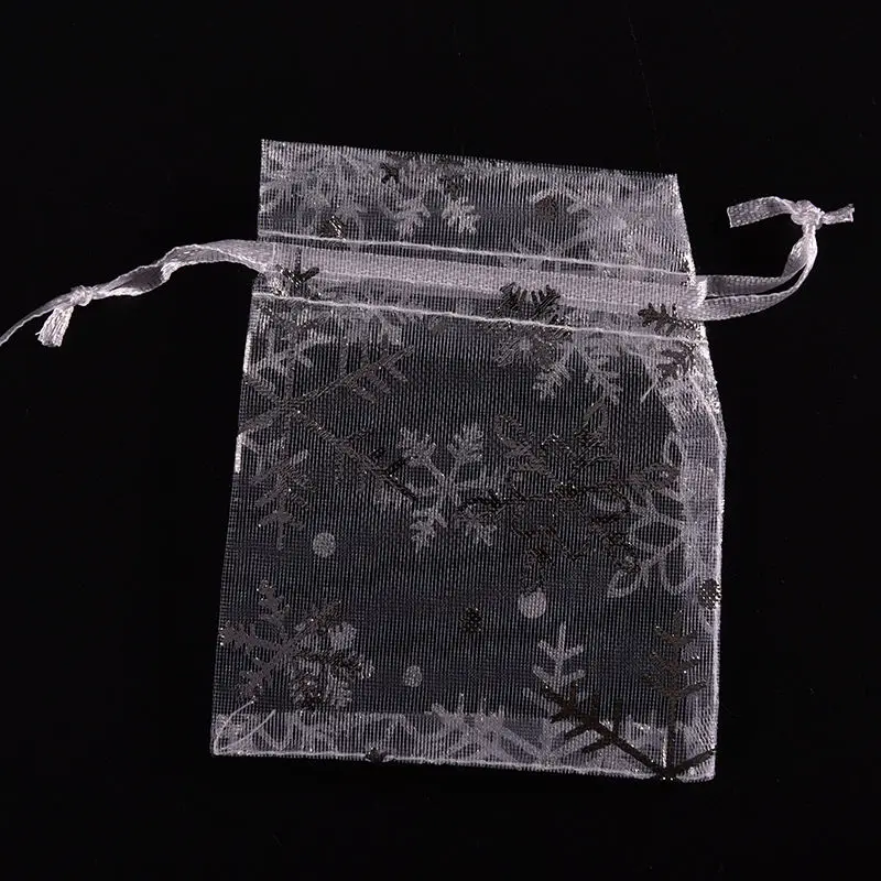 100 PCS 7*9cm Drawstring Bags White With Silver Snowflake Christmas Gift Pouches Organza Bags
100 PCS 7*9cm Drawstring Bags White With Silver Snowflake Christmas Gift Pouches Organza Bags