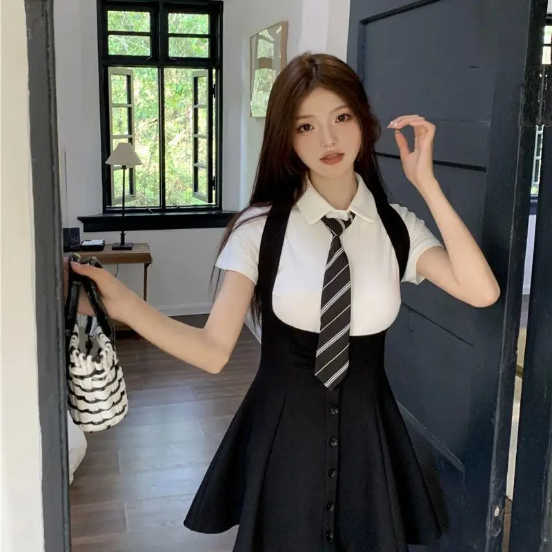 Sweet and Spicy Academy Style Hanging A-line Umbrella Skirt Dress Polo Neck Short Sleeve Two Piece Set
Sweet and Spicy Academy Style Hanging A-line Umbrella Skirt Dress Polo Neck Short Sleeve Two Piece Set