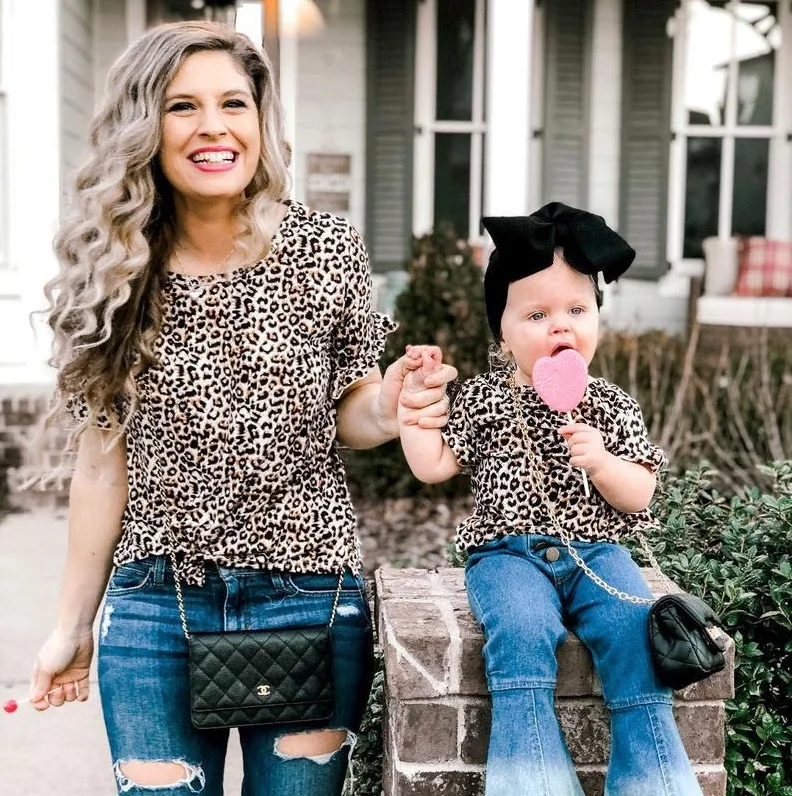 Leopard Mother and Daughter T Shirts Mommy and Me Clothes Matching Look Mom Mum Baby Tee Shirts Clothing
Leopard Mother and Daughter T Shirts Mommy and Me Clothes Matching Look Mom Mum Baby Tee Shirts Clothing