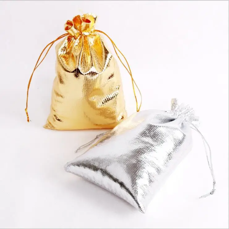 Мешочки для хранения украшений из ткани 7x9, 9x12, 10x15 см
Мешочки для хранения украшений из ткани 7x9, 9x12, 10x15 см