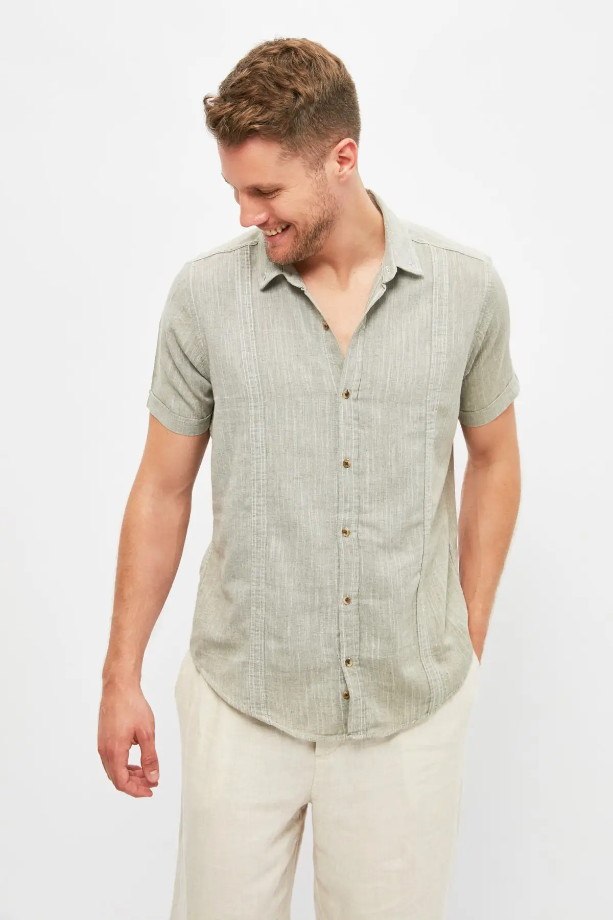 Trendyol Male Slim Fit Buttoned Collar Coupled With Short-Sleeve SHIRT TMNSS21GO1135
Trendyol Male Slim Fit Buttoned Collar Coupled With Short-Sleeve SHIRT TMNSS21GO1135