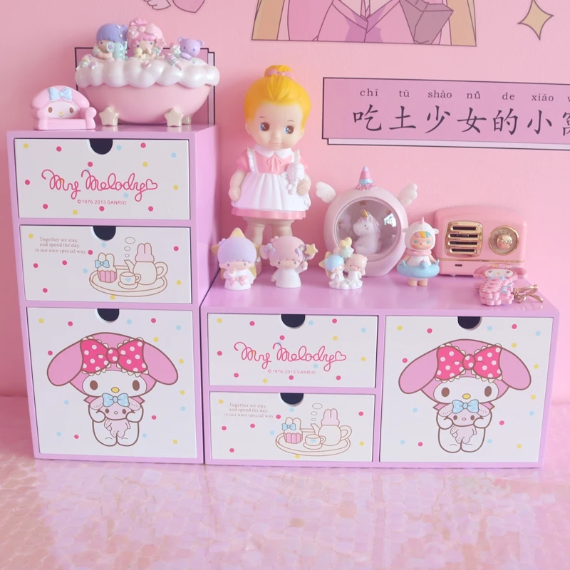 Маленькие двойные звезды Mymelody Sanrio плюшевая мультяшная деревянная шкатулка для ювелирных изделий настольный шкаф для хранения стеллаж
Маленькие двойные звезды Mymelody Sanrio плюшевая мультяшная деревянная шкатулка для ювелирных изделий настольный шкаф для хранения стеллаж