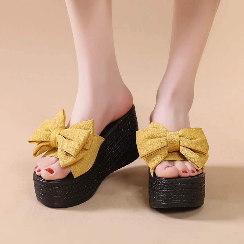 Summer Wedge Slippers Women 2023 Elegant Bowknot Women Shoes New Fashion Casual Open-toed Slippers Women Large Size 35-43
Summer Wedge Slippers Women 2023 Elegant Bowknot Women Shoes New Fashion Casual Open-toed Slippers Women Large Size 35-43