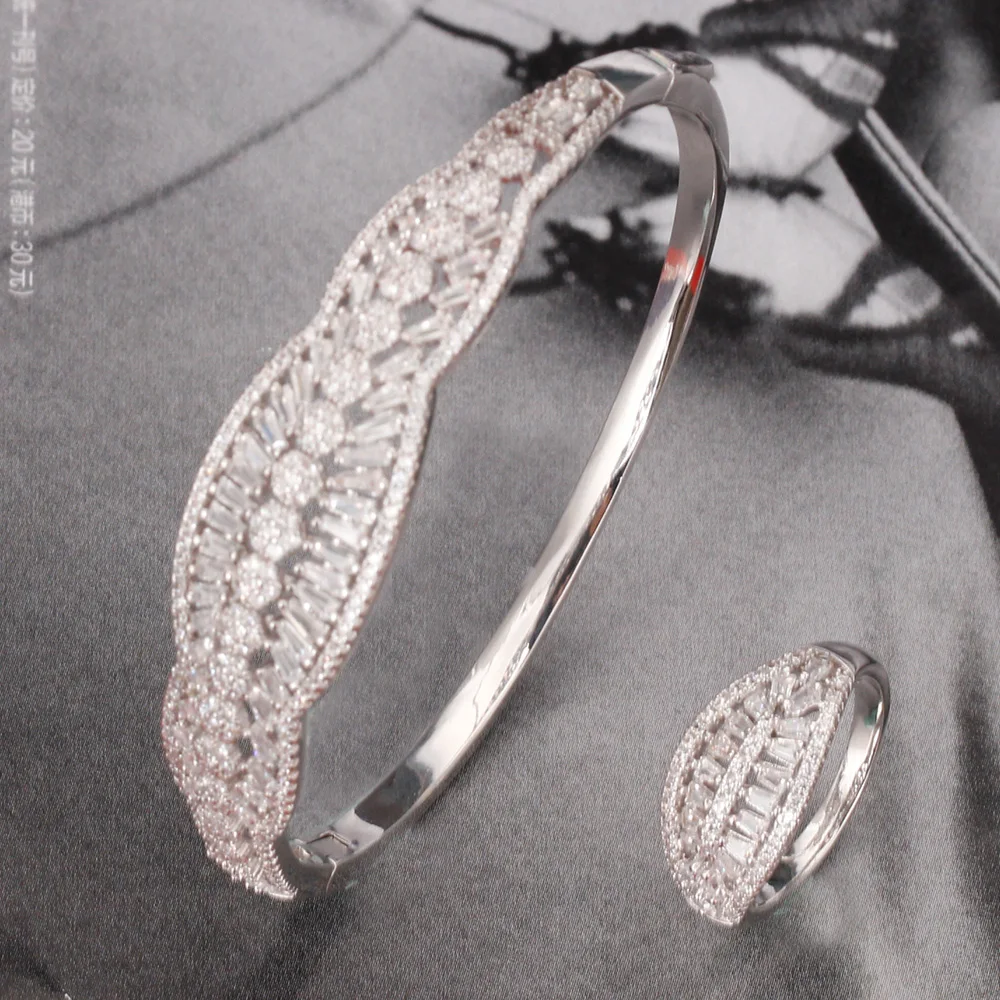 Luxury Dubai Gold Color Geometry Bangle Ring Jewelry Set Wedding Party Ladies Nigeria Bride Dress Accessories Gift
Luxury Dubai Gold Color Geometry Bangle Ring Jewelry Set Wedding Party Ladies Nigeria Bride Dress Accessories Gift