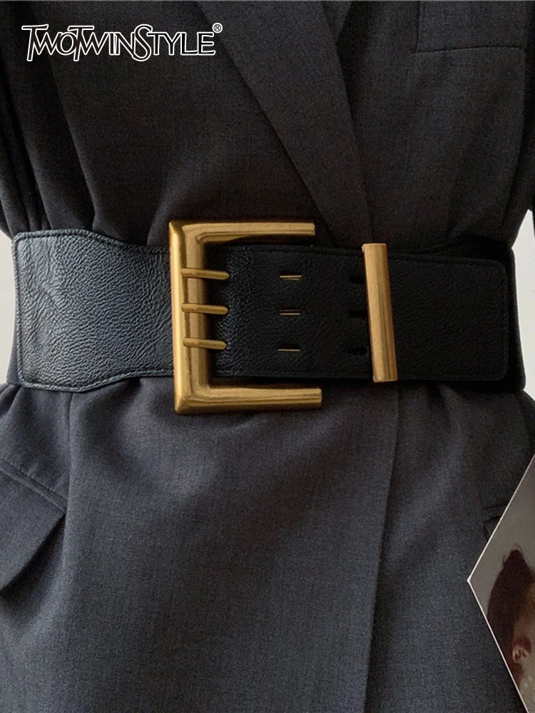 TWOTWINSTYLE PU Leather Black Belt For Women Solid Minimalist Patchwork Metal Button Belts Female Fashion Accessories 2022 Style
TWOTWINSTYLE PU Leather Black Belt For Women Solid Minimalist Patchwork Metal Button Belts Female Fashion Accessories 2022 Style