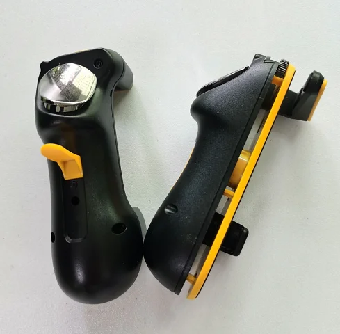 2022New IPad PUBG Controller Six Finger Trigger Controller For Ipad Tablet Capacitance L1R1 Fire Aim Button Triggers Gamepad Joy
2022New IPad PUBG Controller Six Finger Trigger Controller For Ipad Tablet Capacitance L1R1 Fire Aim Button Triggers Gamepad Joy