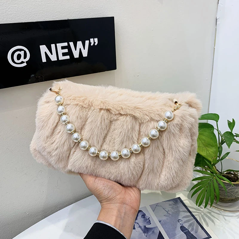 Winter Plush Ladies Shoulder Bag Pearl Chain Handbag for women New Fashion Folds Bags High quality Designer Female Armpit Bag
Winter Plush Ladies Shoulder Bag Pearl Chain Handbag for women New Fashion Folds Bags High quality Designer Female Armpit Bag