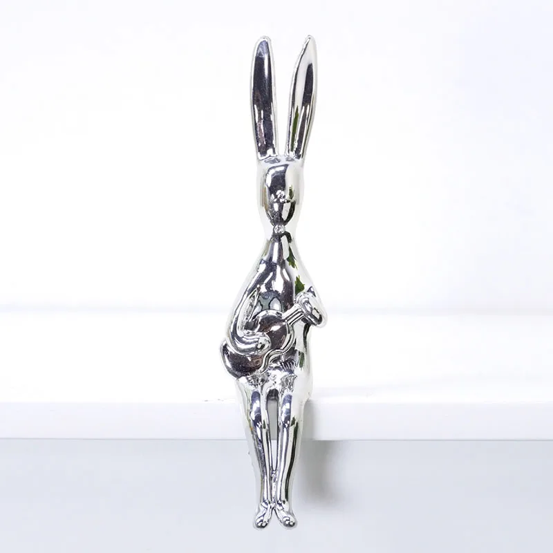 Фигурка кролика из пластика
Фигурка кролика из пластика