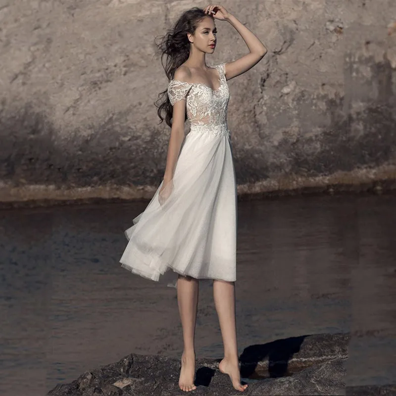 Short A Line Wedding Dress 2022 Lace Appliques Backless Scoop Neck Party Dress Bridal Gown Robe De Mariée Off The Shoulder
Short A Line Wedding Dress 2022 Lace Appliques Backless Scoop Neck Party Dress Bridal Gown Robe De Mariée Off The Shoulder