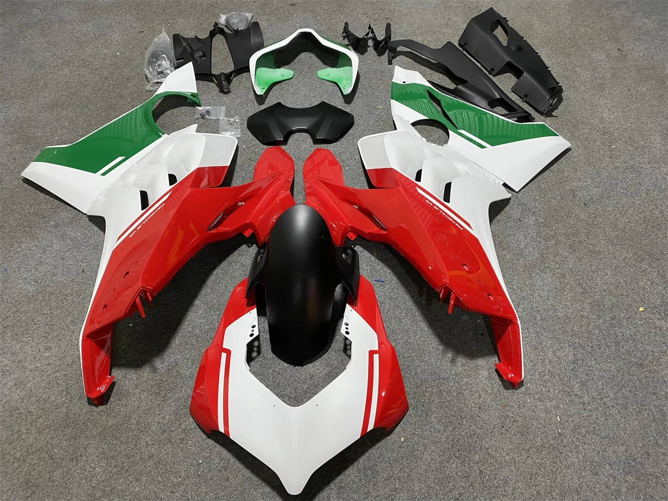 For Ducati V4 V4s 2021- 2022 Motorcycle Fairings For Ducati V4 V4s Full Fairing Kit Carrying Front Fixed Winglet
For Ducati V4 V4s 2021- 2022 Motorcycle Fairings For Ducati V4 V4s Full Fairing Kit Carrying Front Fixed Winglet