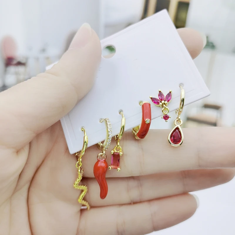 6 Pcs Fashion Red Series Hoops Drop Stud Earrings Women Small Huggie Earings Chili Water Drop Square Zircon Jewelry Accessory
6 Pcs Fashion Red Series Hoops Drop Stud Earrings Women Small Huggie Earings Chili Water Drop Square Zircon Jewelry Accessory