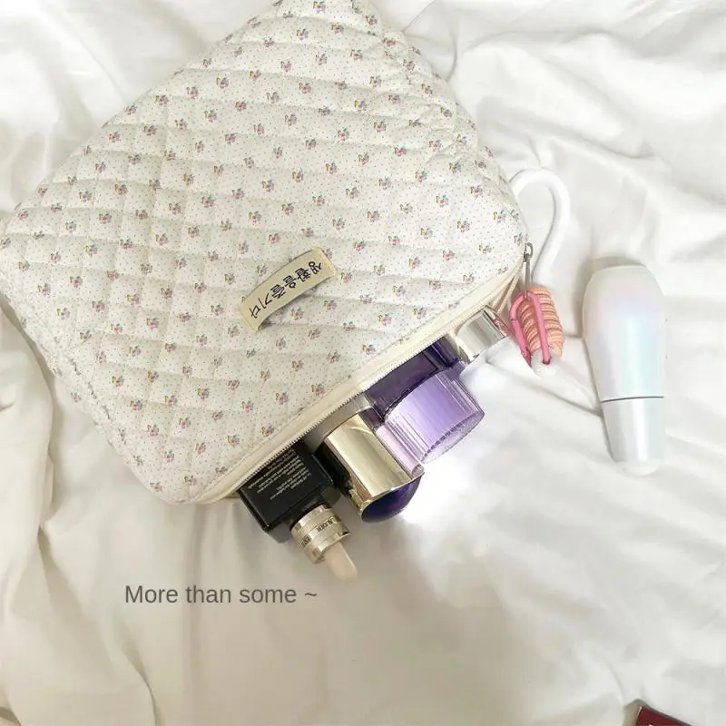 Large Capacity Cosmetic Bag Cute Wear-resistant Storage Bag Breathable Make Up Case Makeup Bag Widening Mommy Bags Simple
Large Capacity Cosmetic Bag Cute Wear-resistant Storage Bag Breathable Make Up Case Makeup Bag Widening Mommy Bags Simple