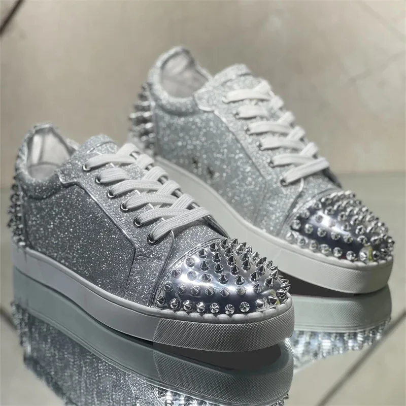 

Fashion Luxury Brands Red Bottom Low Top Silver Crystal Rivet Shoes for Men's Casual Flat Loafers Women's Wedding Party Sneakers