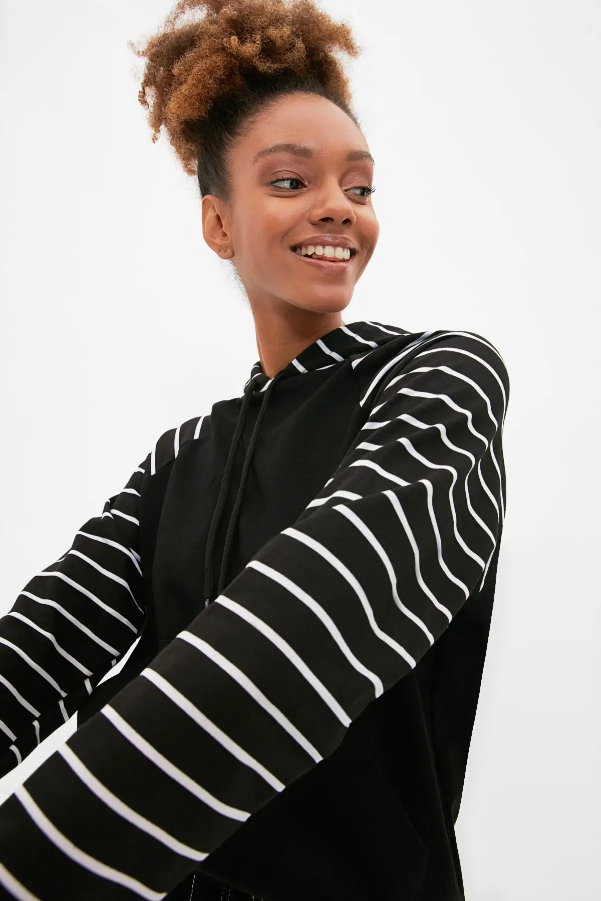 Женская толстовка, черная Базовая толстовка с капюшоном реглан, полосатые облегающие вязаные толстовки, модные всесезонные Новые пуловеры,...
Женская толстовка, черная Базовая толстовка с капюшоном реглан, полосатые облегающие вязаные толстовки, модные всесезонные Новые пуловеры,...