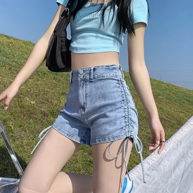 2021 Women Spring Summer New Elegant Shorts Lady lace up High Waist Wide Leg Denim Shorts Female Casual Solid Shorts
2021 Women Spring Summer New Elegant Shorts Lady lace up High Waist Wide Leg Denim Shorts Female Casual Solid Shorts
