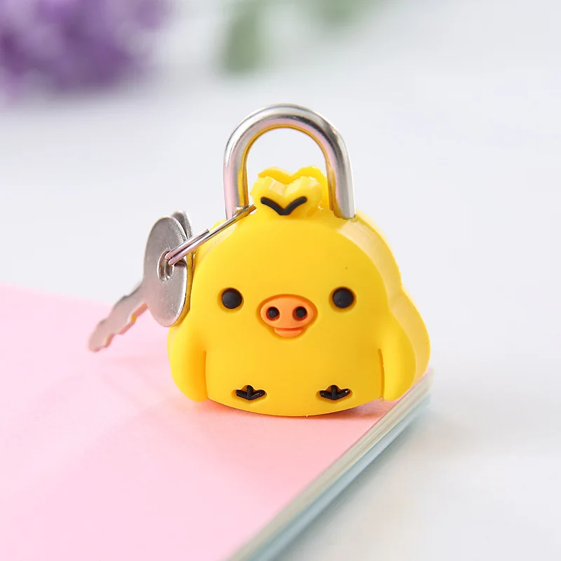 Металлический мини-замок с ключом 
Металлический мини-замок с ключом