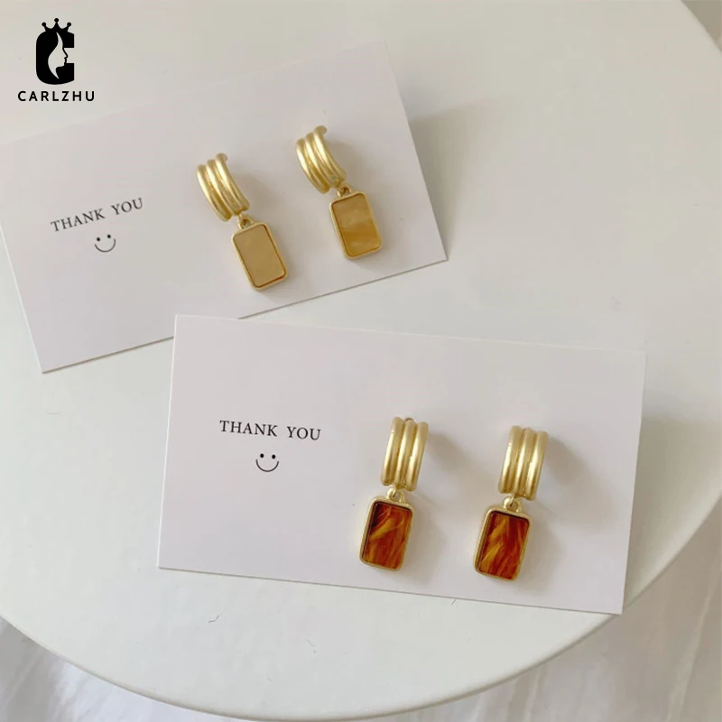 2022 Korean Vintage Resin Square C Shaped Circle Drop Earrings Simple Geometric Clip Earring for Women Girl Party Jewelry Gift 
2022 Korean Vintage Resin Square C Shaped Circle Drop Earrings Simple Geometric Clip Earring for Women Girl Party Jewelry Gift