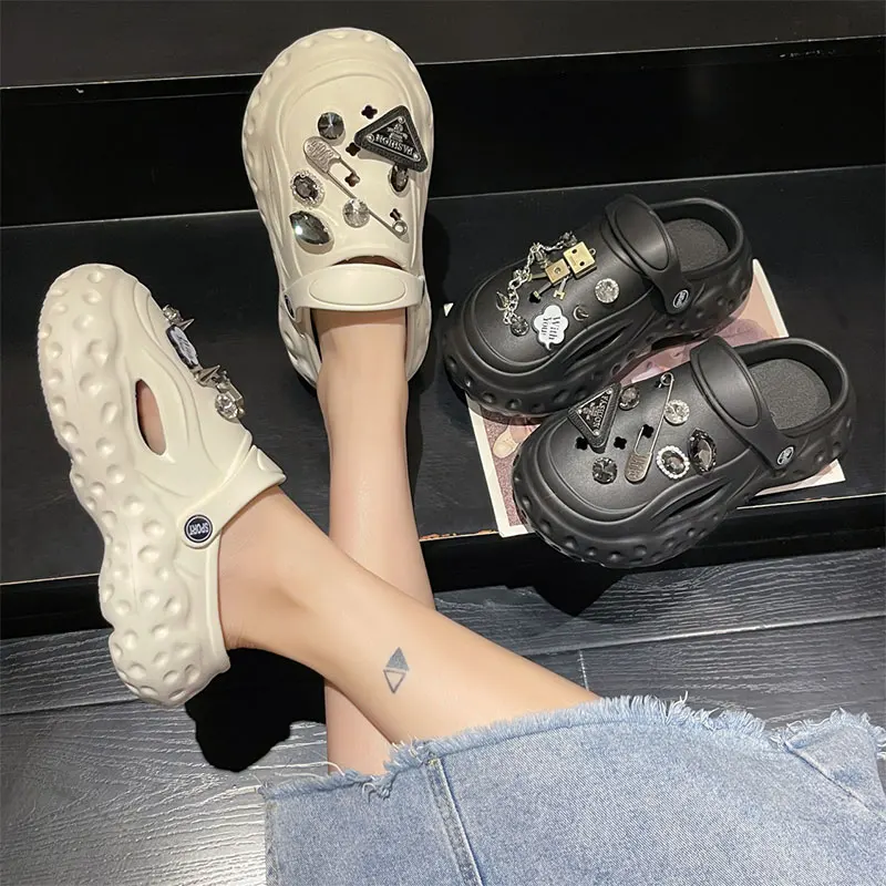 Скандалы для женщин, Новинка лета 2023, Нескользящие домашние тапочки на толстой подошве из ЭВА в стиле панк, эргономичная цепочка, «сделай сам» 
Скандалы для женщин, Новинка лета 2023, Нескользящие домашние тапочки на толстой подошве из ЭВА в стиле панк, эргономичная цепочка, «сделай сам»